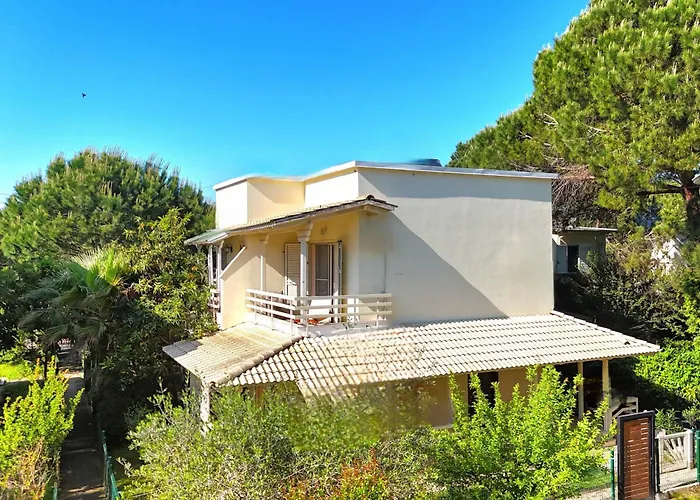 Lura 1 House 235 * Plazhi San Pietro