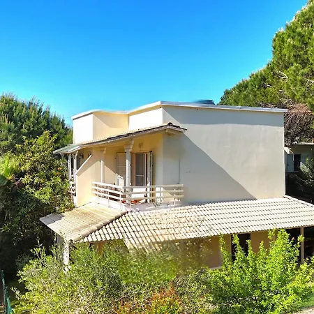 Lura 1 House 235 * Plazhi San Pietro
