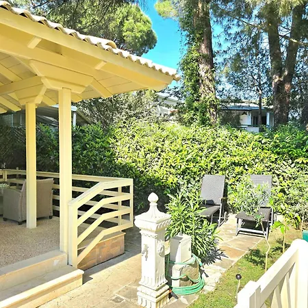 Lura 1 House 235 * Plazhi San Pietro