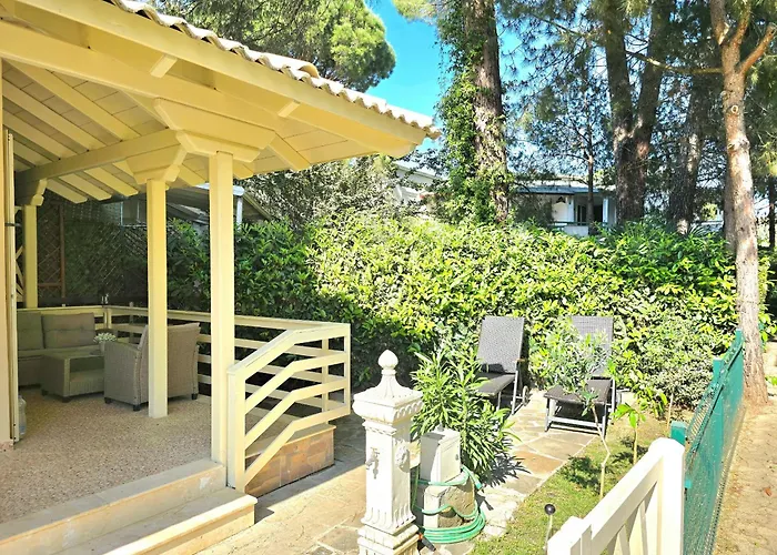 Lura 1 House 235 * Plazhi San Pietro